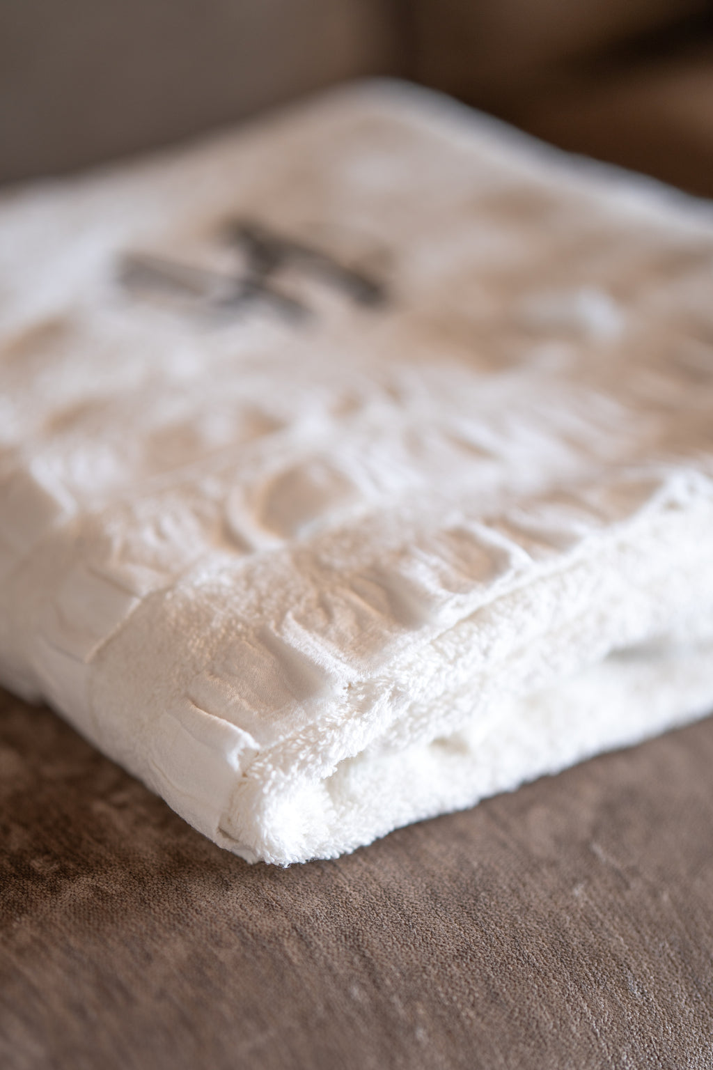 Grande serviette bain 100x150cm Pack Élégance Méditerranée blanche volant gaze coton naturel fabrication artisanale Toscane – Maison Trungadi
